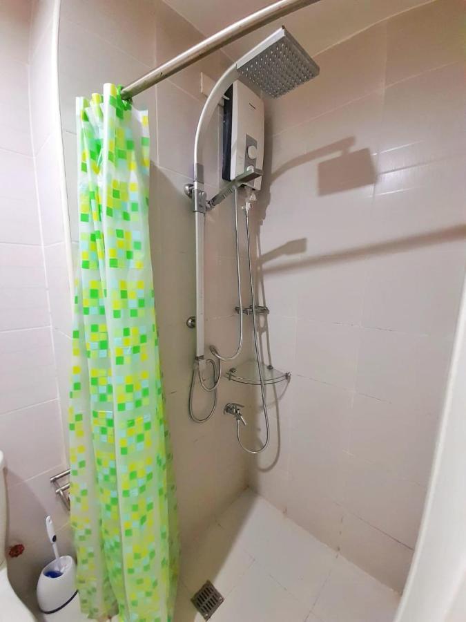 D&G Affordable Staycation Airbnb Ph Makati City Екстер'єр фото